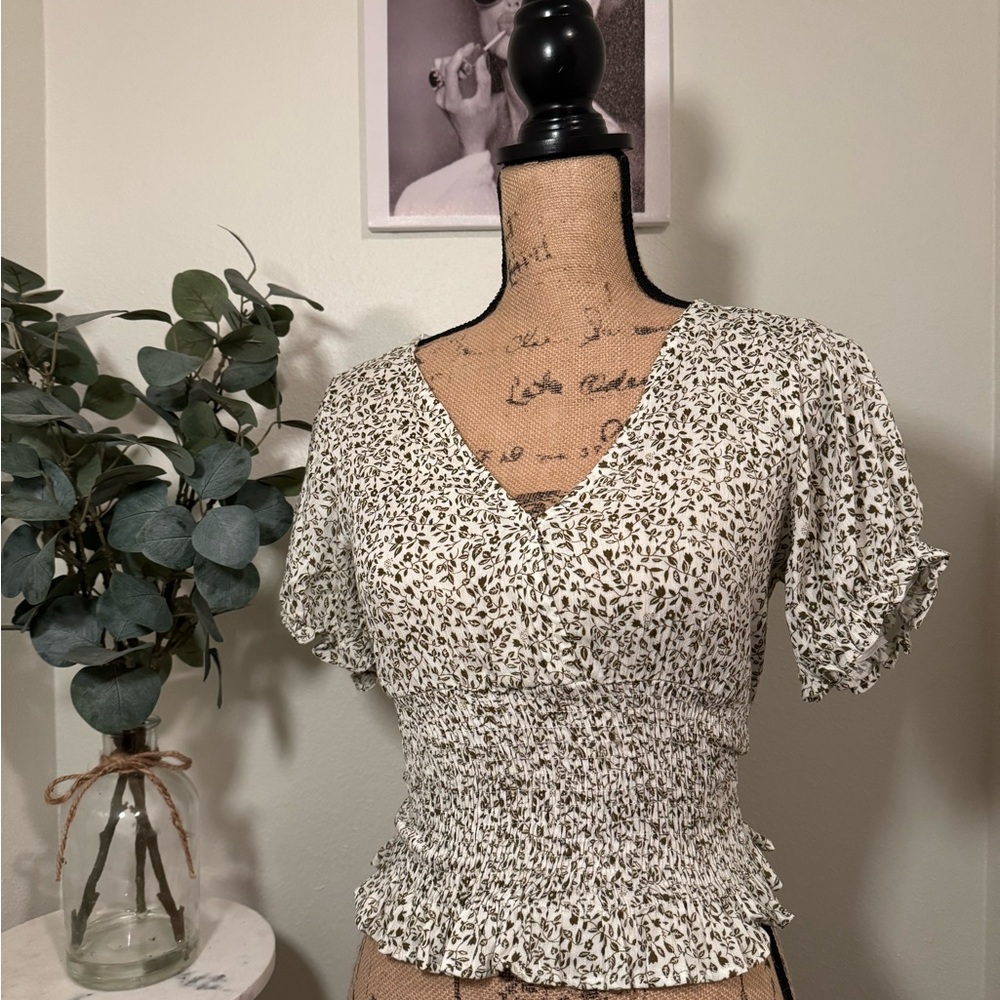 Paper Crane Cream and Green Puff Sleeve Blouse